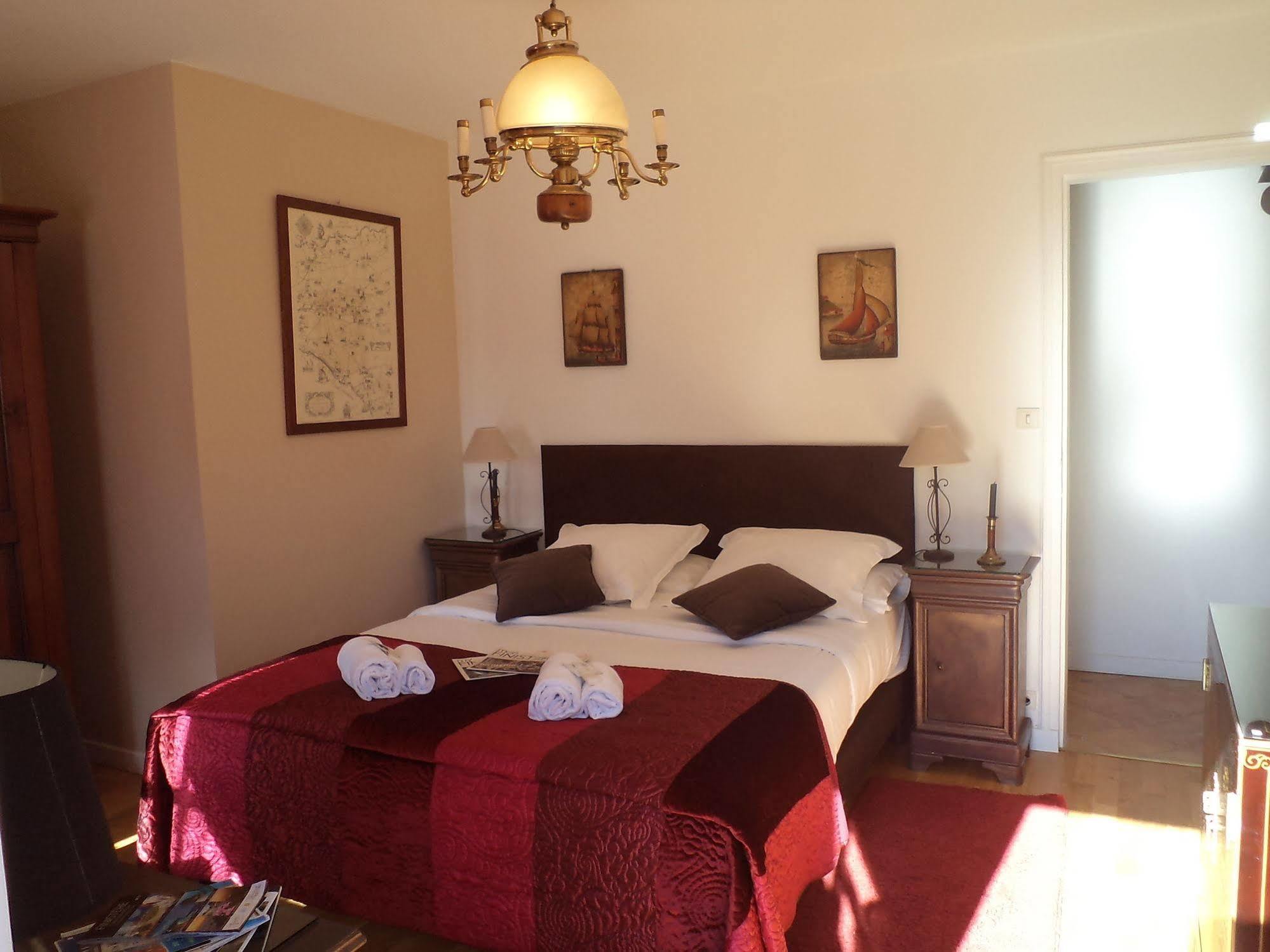 Bed and Breakfast La Ferme De Kerraoul Комбри Экстерьер фото