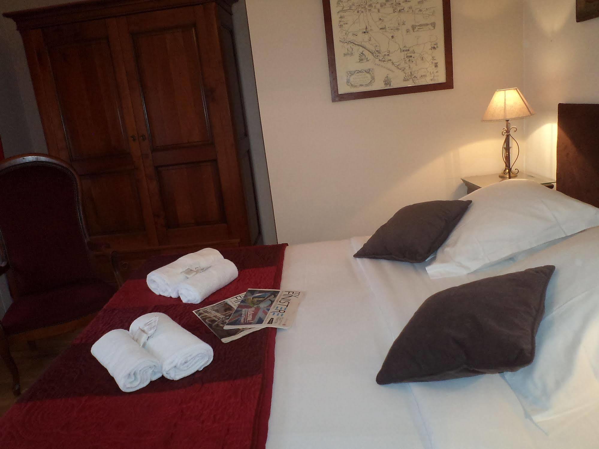 Bed and Breakfast La Ferme De Kerraoul Комбри Экстерьер фото